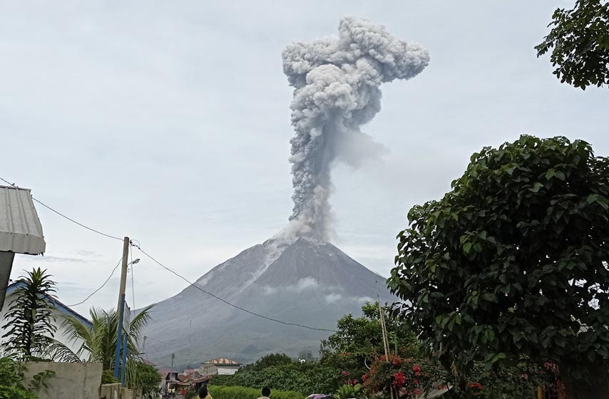 erupcija vulkana, erupcija vulkana sinabung, sinabung indonezija, vulkan sinabung, sinabung, indonezija