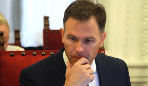 Država ima 460 milijardi dinara na računu, ali najveći deo novca potiče od zaduživanja