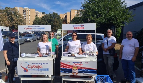 Simović: Štandovi studenata i SNS-a postali borba za javni prostor
