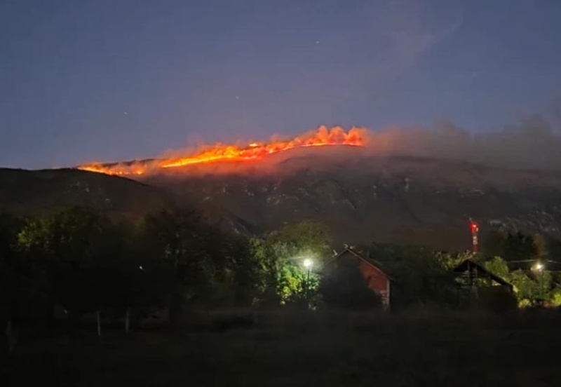 Požar na Suvoj planini i dalje van kontrole, kuće nisu ugrožene