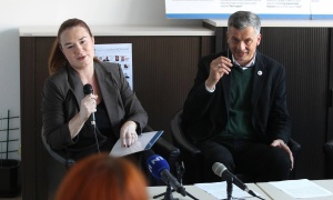 Mladen Savatović i redakcija Mašine dobitnici nagrade „Dušan Bogavac”