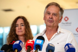 Australijskoj poslanici amputirane obe noge nakon napada automobilom u Vangarati