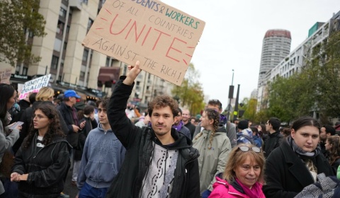 Protesti širom Francuske, u Parizu do podneva 135 hapšenja i zatvorene 24 stanice metroa