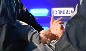 Uhapšeni osumnjičeni članovi „Vračaraca“: Kamenom razbili vrata lokala i pripremili zapaljivu tečnost