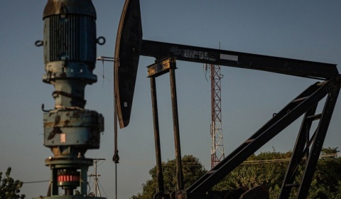 Brent nafta na najvišem nivou od juna 2022, cena sirove nafte iznad 102 dolara