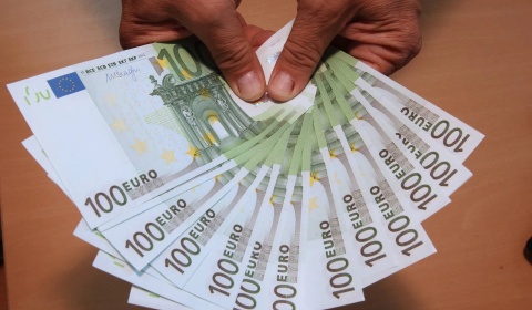 NBS: Evro sutra 117,4244 dinara