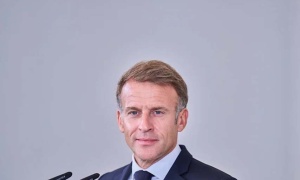 Makron: Zemlje G7 otvoriće strateške rezerve do 100 miliona barela nafte