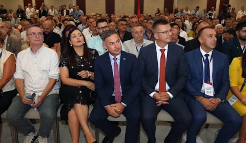 Koalicija „Narodna Srbija“ povukla izbornu listu i podržala studente