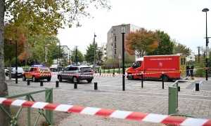 Jedna osoba poginula, četiri ranjene u pucnjavi kod Pariza, osumnjičeni uhapšen