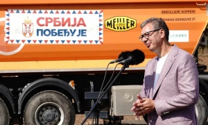 SRCE: Vučićeva obećanja o povišicama su zloupotreba funkcije i pritisak na birače