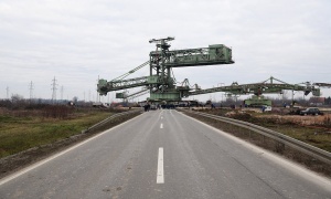 Novi bager krenuo ka kopu Radljevo, planirana proizvodnja 100.000 tona uglja do kraja meseca