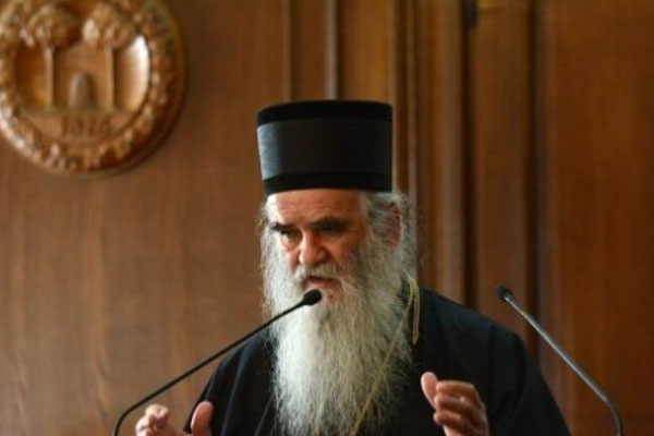 Amfilohije: Ne slažem se sa odlukom Sinoda da dodeli orden Svetog Save Vučiću