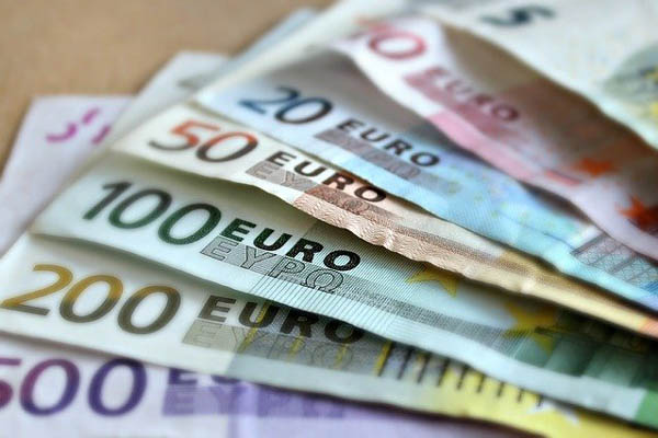 Evro u sredu 117,54 dinara