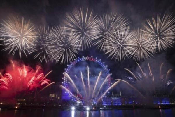 London dočekao Novu godinu uz vatromet i zvuk zvona s Big Bena