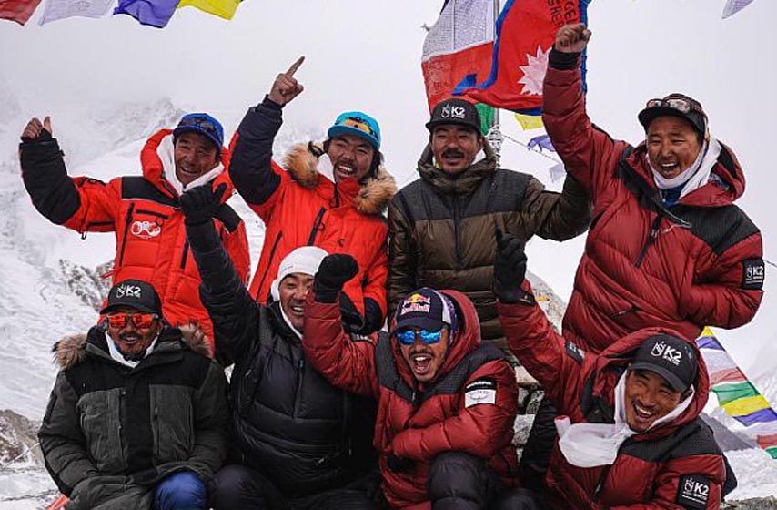 osvojen vrh K2