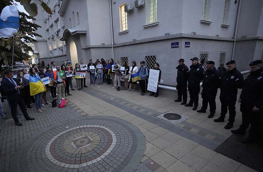 ambasada rusije u beogradu, protest