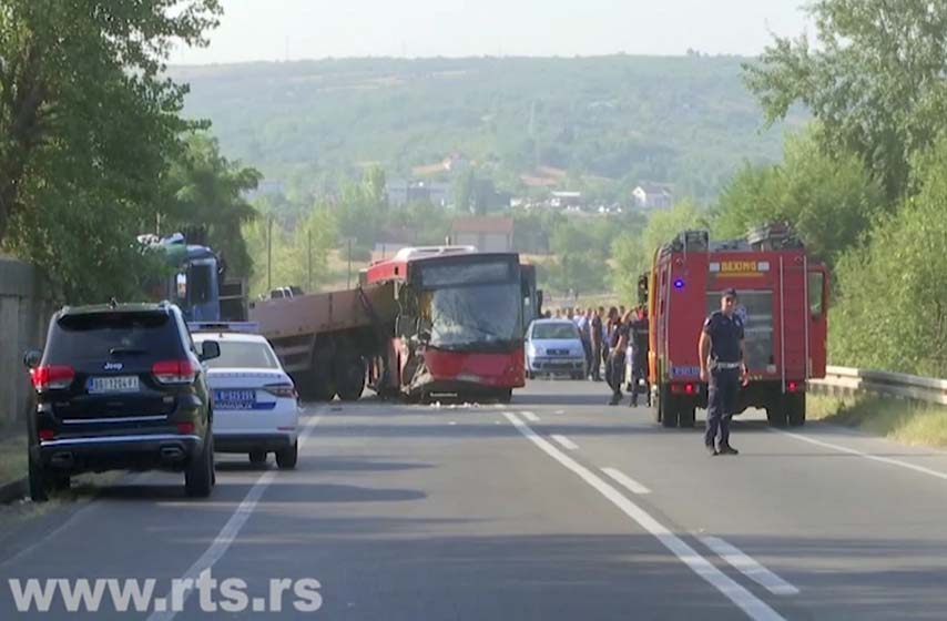 obrenovac, sudar autobusa i kamiona, k-013