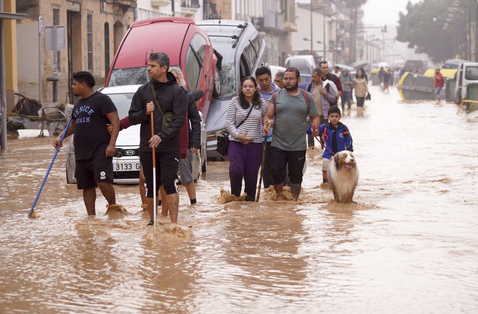 spanija, poplave, poplave u spaniji, k-013, vesti iz sveta