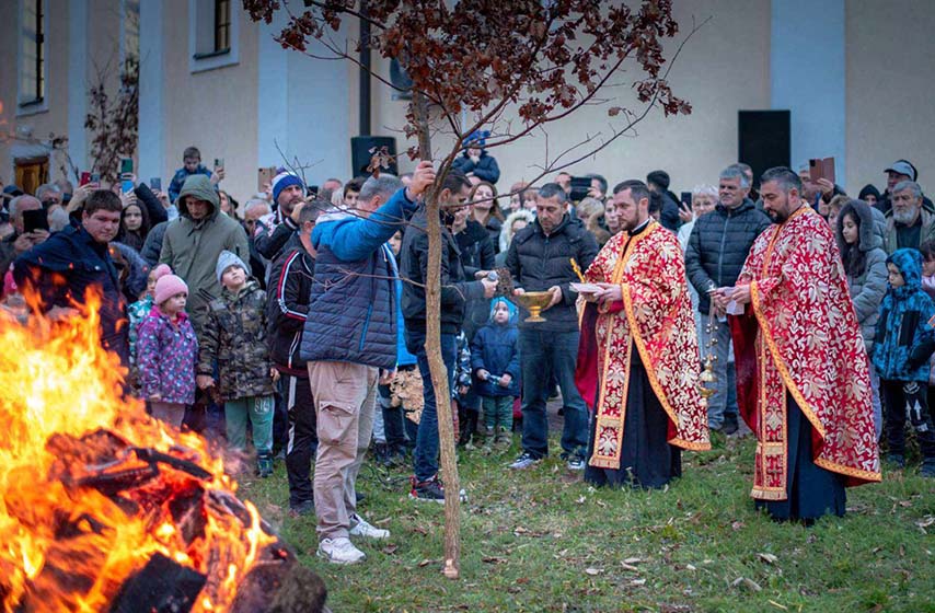 banatski brestovac, omoljica, bogosluzenje, paljenje badnjaka, k-013, vesti pancevo