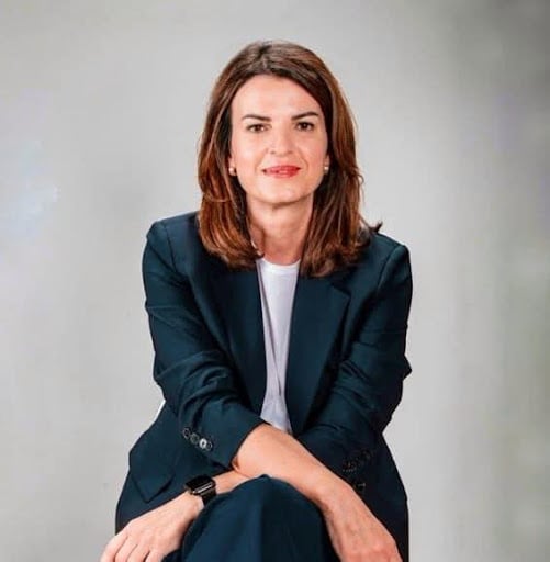 albana kociu, smena, pusenje u restoranu, k-013