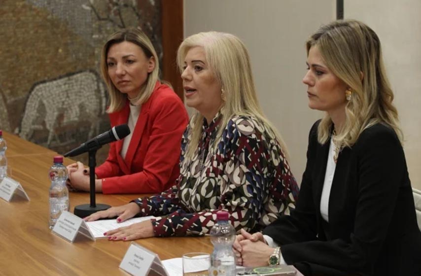 tatjana macura, izlozba, privredna komora srbije, k-013, vesti srbija