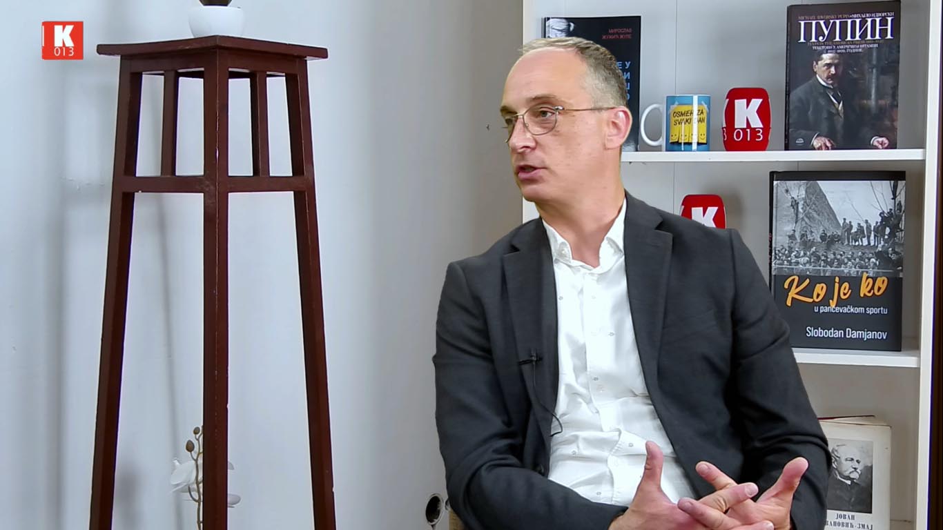novinar, milos milic, fonet, k-013, podkast, iza kuilsa, podkast iza kulisa, vesti srbija, k-013 televizija