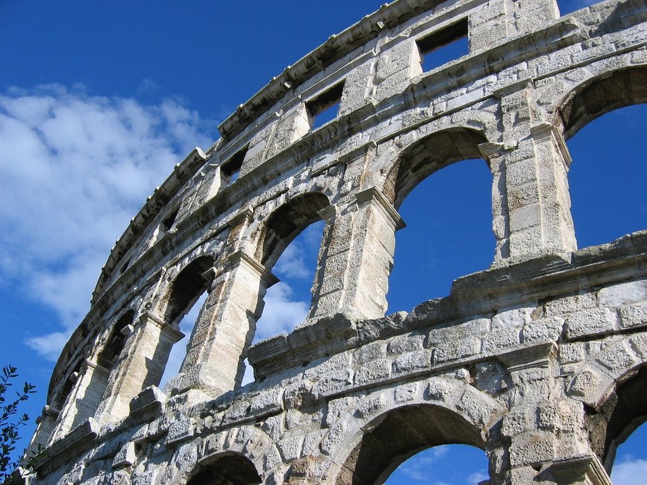 Pula, urušio se krov bunkera, povređeno 6 turista, k-013, vesti srbija