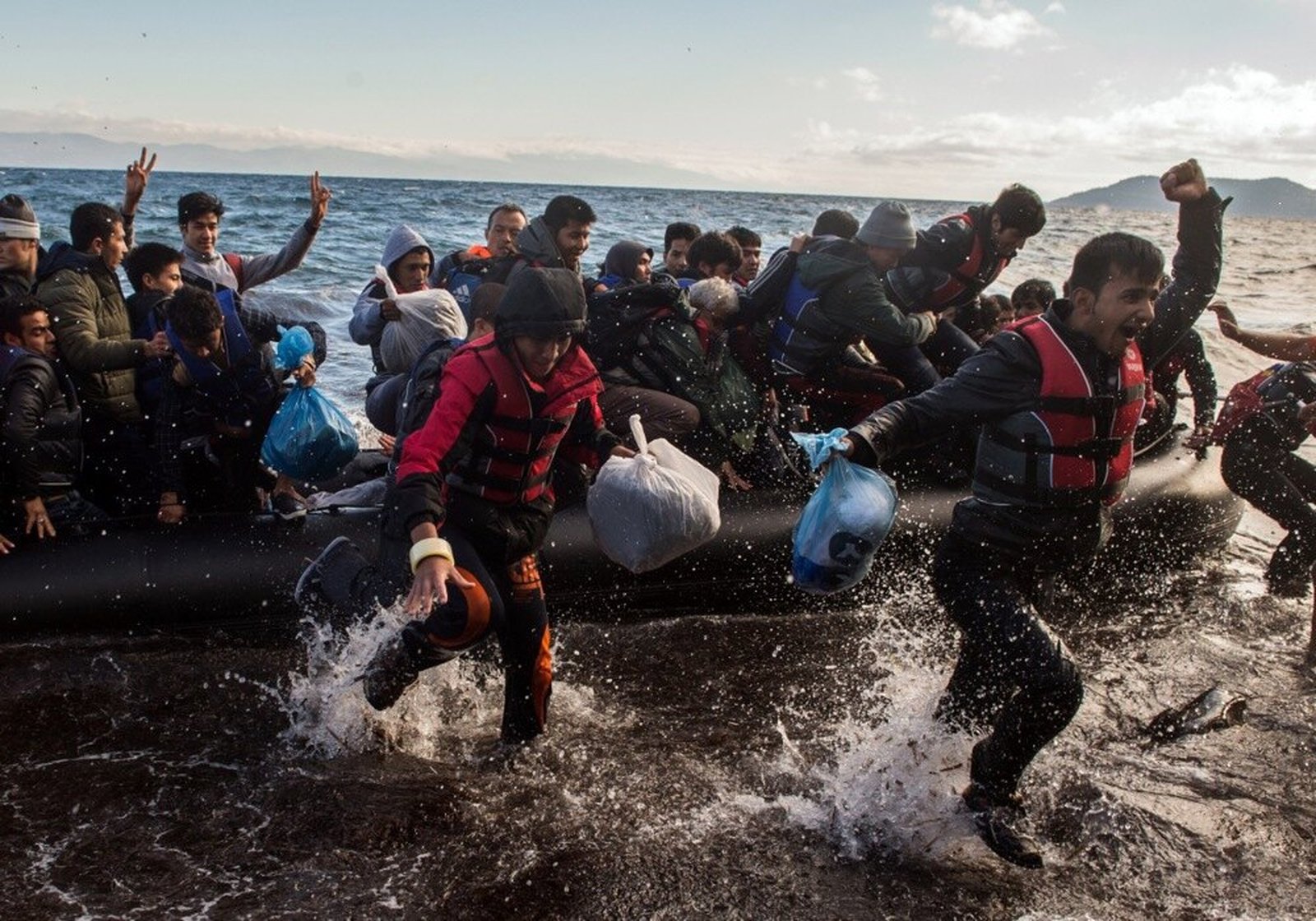 Lezbos, migranti, Obalska straža, sudar glisera, Mitilena, potera