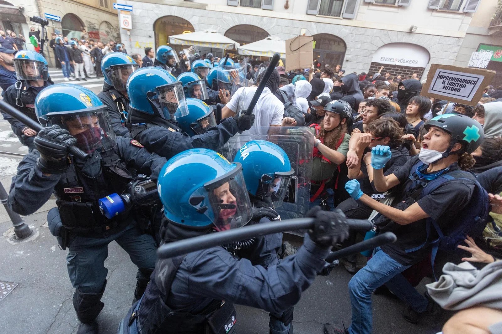 Italija, nasilni protesti, bezbednosna uredba, Đorđa Meloni, maloletnici, Milan