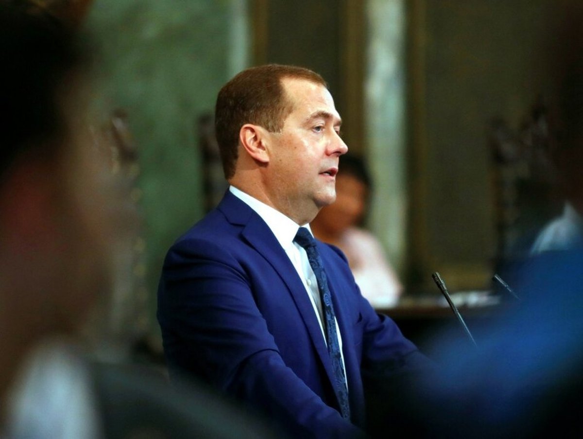 Dmitrij Medvedev, Rusija, Srbija, izbori u Srbiji, Zapad, vanredni parlamentarni izbori