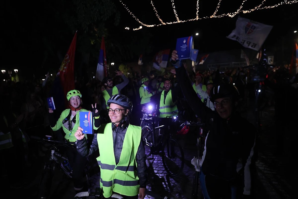 studenti, Beograd, Slavija, Pobeda zove, kolone, predizborni skup